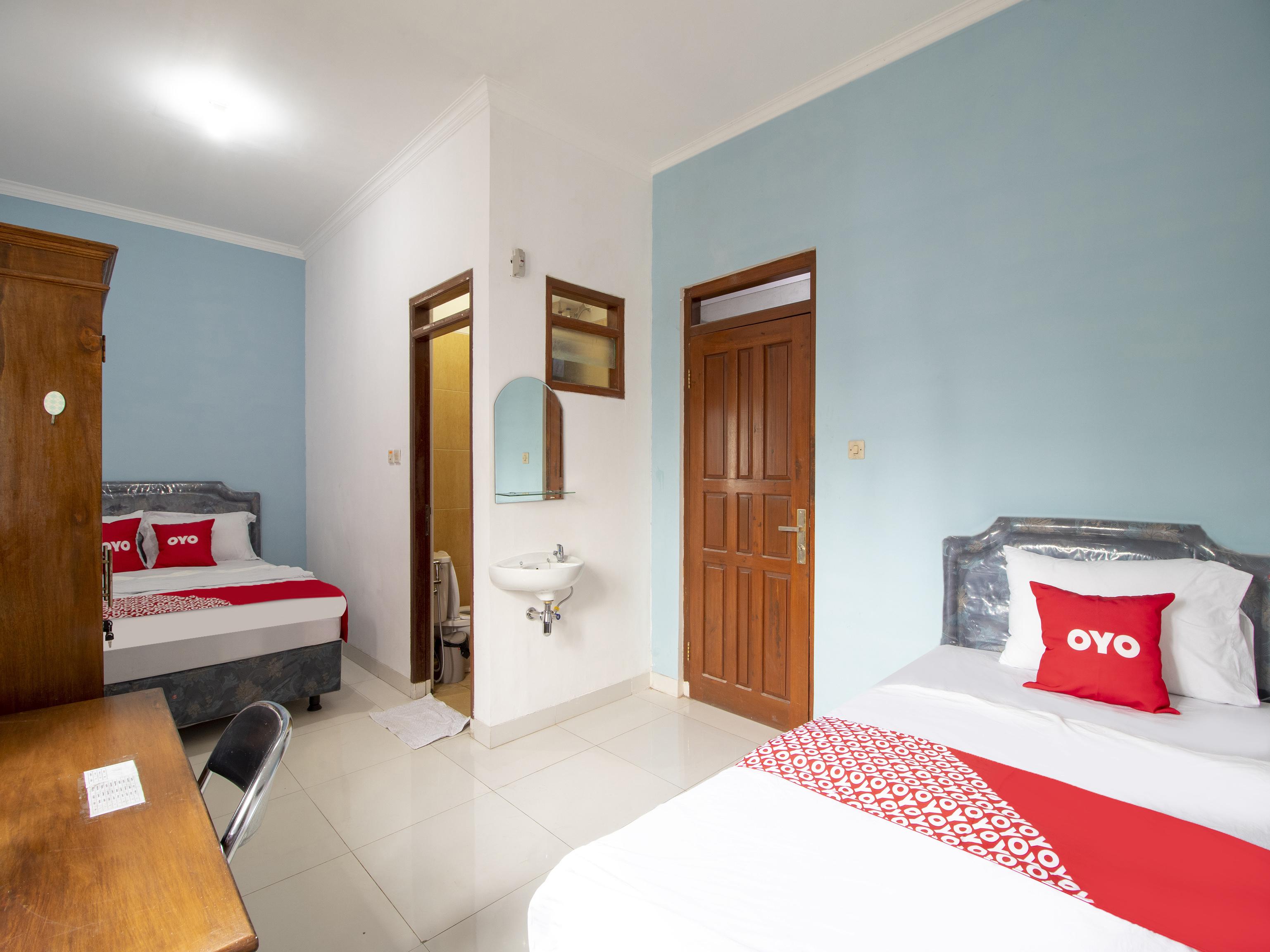 Oyo 3908 Fenway Kostel Hotel Bandung Exterior foto